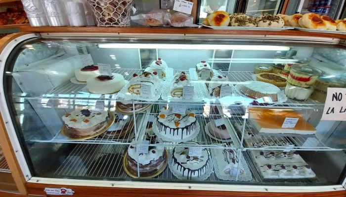 Panaderia Y Pasteleria La Estrella Del Sur -  Pastel - Junín de los Andes
