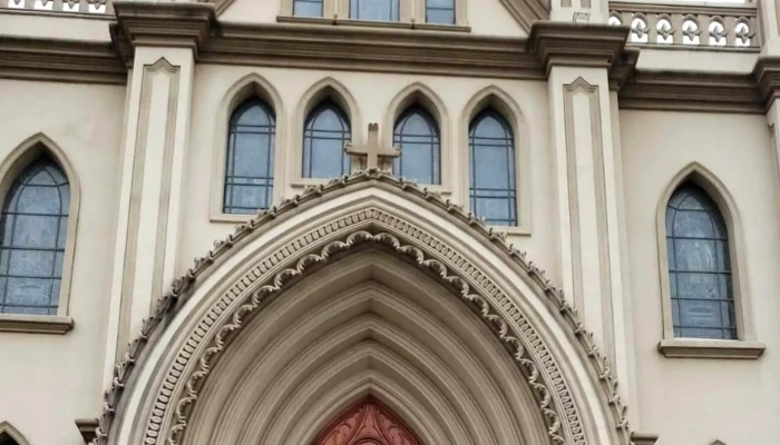 Parroquia San Agustin y Santa Mónica - Carlos Pellegrini