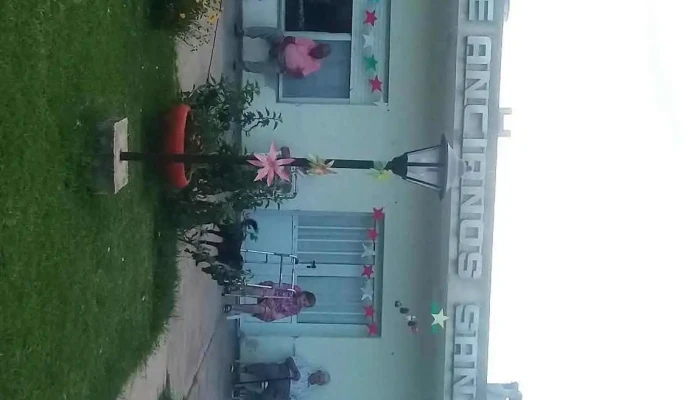Ram Santa Ana -  Exterior - El Trebol