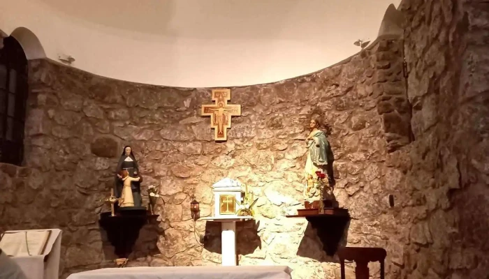 Retiro Espiritual Hermanas Franciscanas -  Iglesia - Agua de Oro