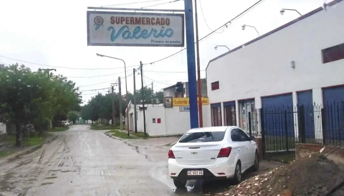 Supermercado Valerio -  Estacionamiento - Alta Gracia