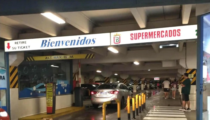 Supermercados Becerra: Casa Central - Alta Gracia