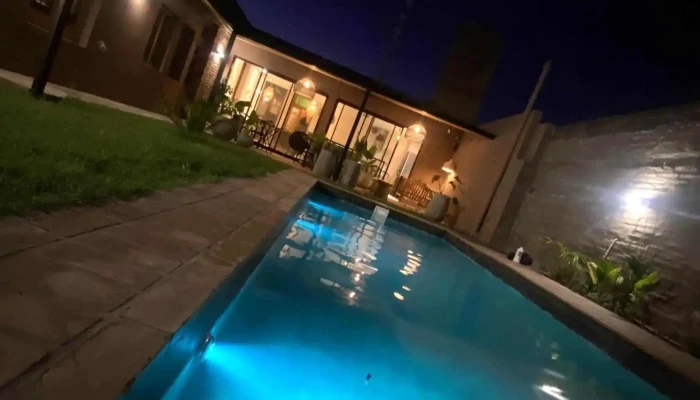 Tanah Host -    Guest House Del Propietario - Villa Mercedes