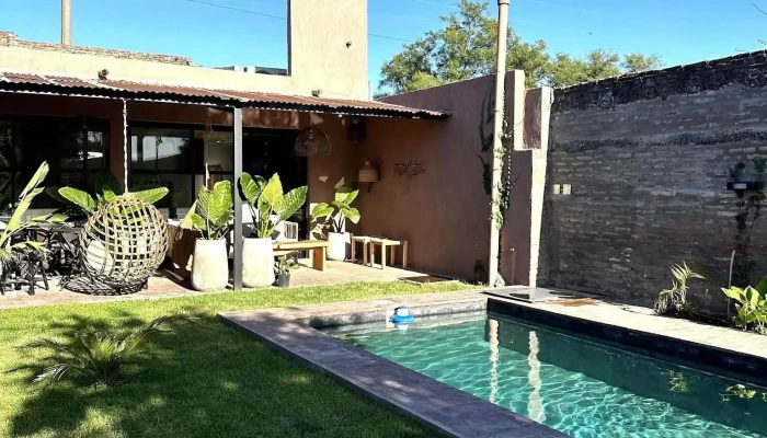Tanah Host -    Guest House Servicios - Villa Mercedes