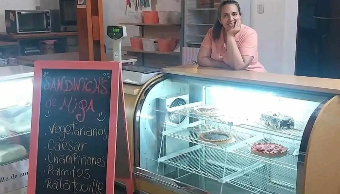 Vanessa Pedone Pasteleria Y Sandwich De Miga Ambiente - Almafuerte