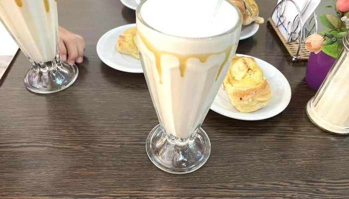 Villa Bombom -  Comida Y Bebida - La Falda